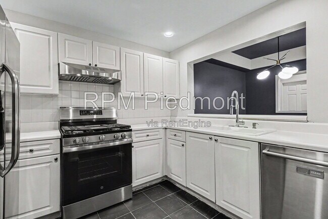 220 Renaissance Pkwy NE Unit 2122
