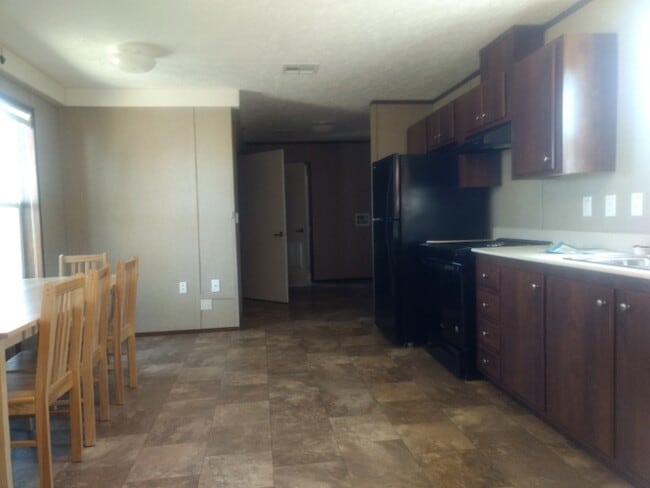 Photo - 495 N Walker Rd