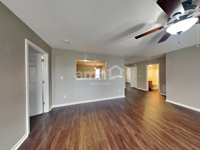 Photo - 15553 Outside Trl