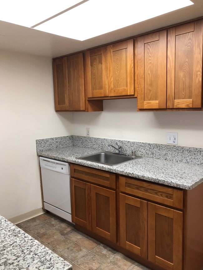 Photo - 1007 Clinton Rd