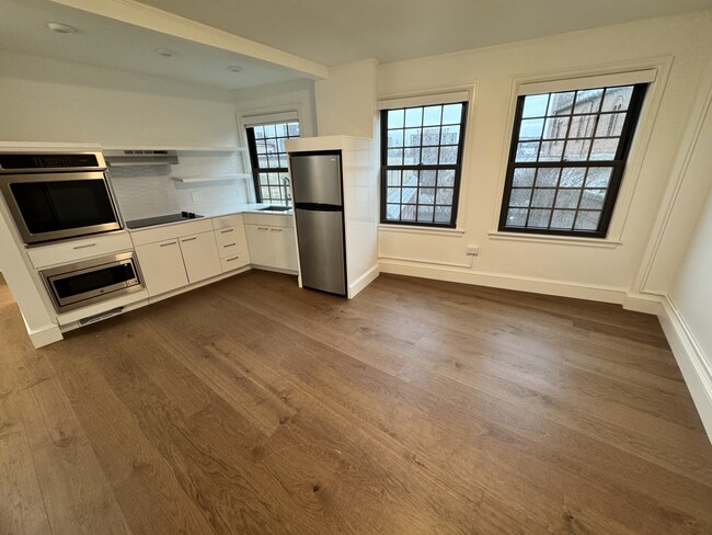 Building Photo - 1172 Massachusetts Ave Unit 209