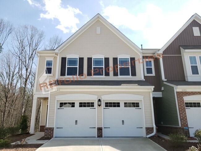Lovely 3 Bedroom Townhouse End Unit w/ Scr... - Lovely 3 Bedroom Townhouse End Unit w/ Scr...