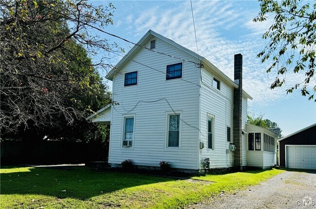 Building Photo - 101 Bridge St Rental