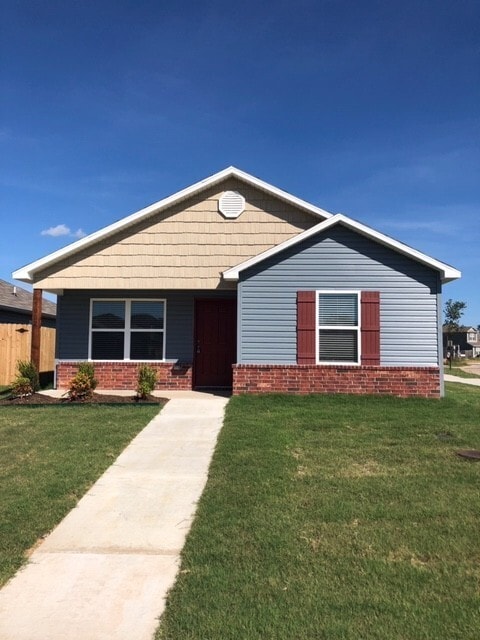 Building Photo - Adorable Home Available Soon!