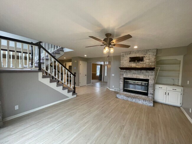 Photo - Large Home in Papillion For Rent!