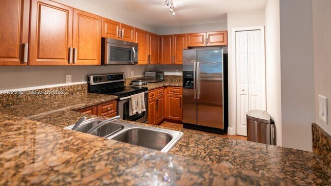 Photo - 11002 NW 83rd St Unit 106