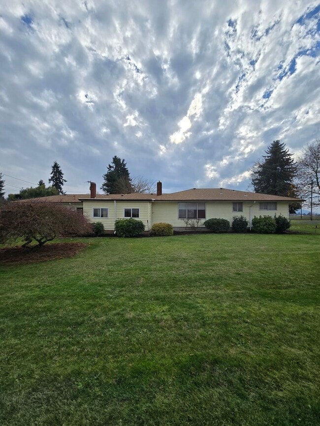 Photo - Pet Friendly 3 Bed / 2Bath Home with 2 Garages, Open Air Covered Storage, Large Open Yard, and more!