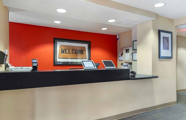 Furnished Studio-Greenville - Airport