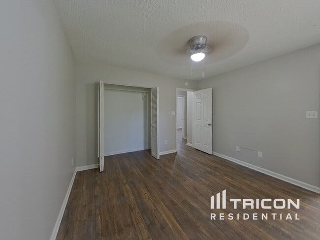 Photo - 2916 Vestal Pl