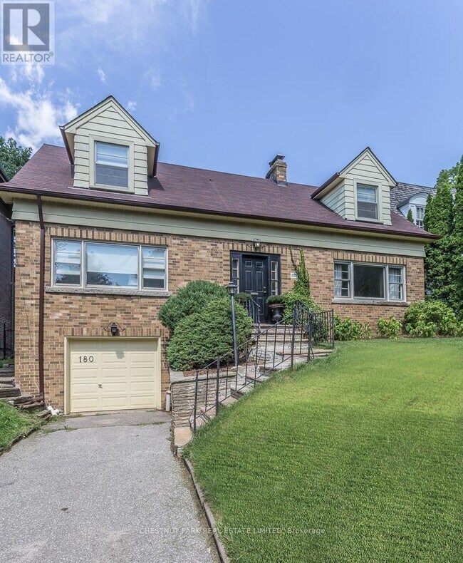 Photo - 180 Strathgowan Ave