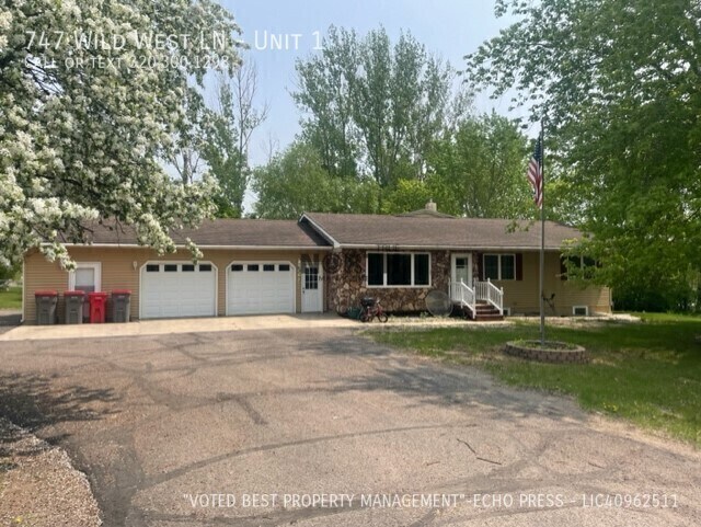 Photo - 747 Wild W Ln SW Unidad 1