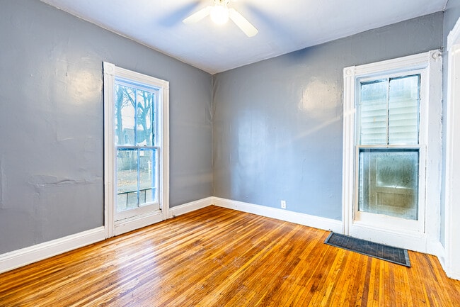 Photo - 243 Chamberlain St