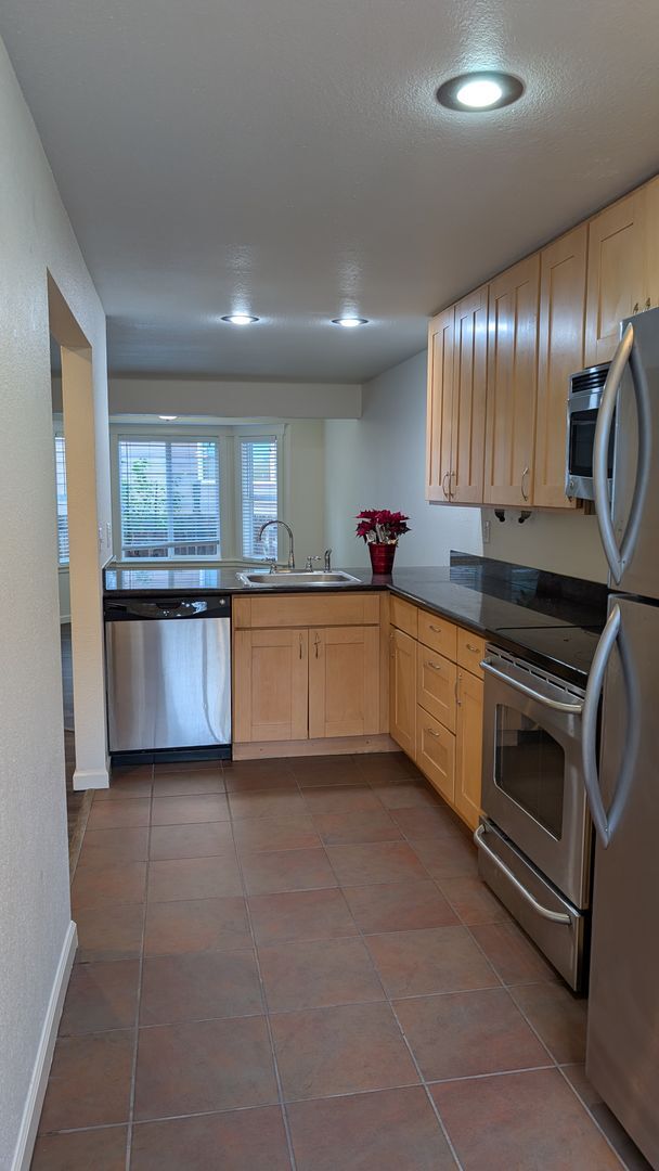 Photo - 3 Bedroom Townhome in Shoreline