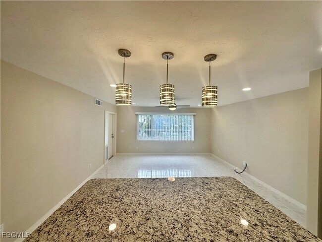 Photo - 4802 Tudor Dr Unidad 102