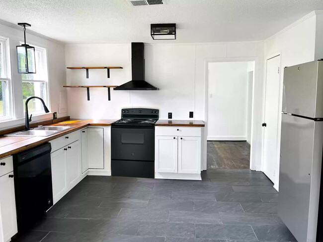 Photo - 1042 N Royal Ave