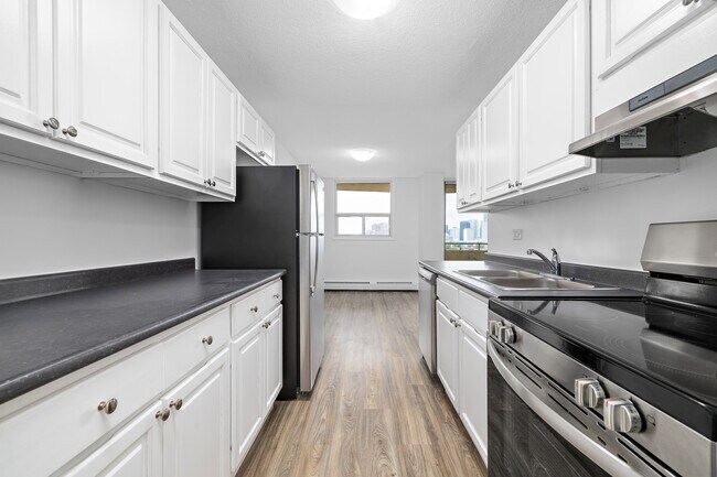 Photo - Riverside Towers