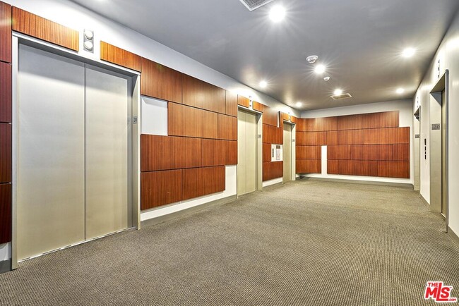 Photo - 1100 Wilshire Blvd Unit 3001