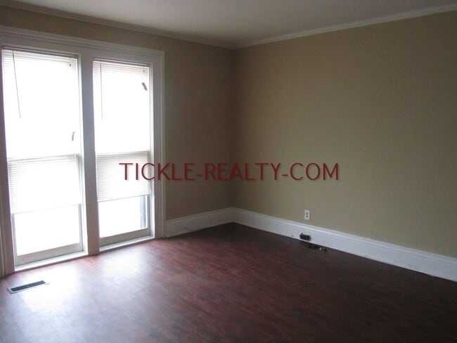 Photo - 11 Lafayette Pl