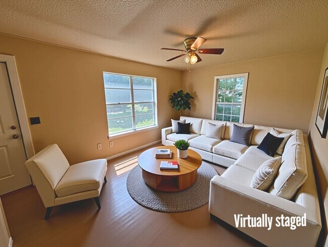 Photo - 1205 E Avenue G