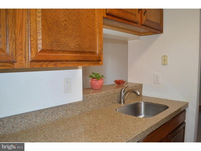 Photo - 909 Ravens Crest Dr