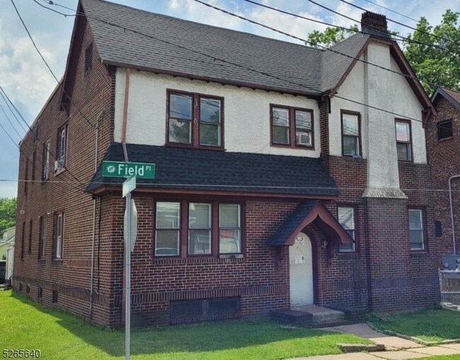 Building Photo - 326 Field Pl Unit 2R-2R Rental