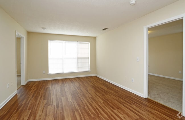 2BR, 2BA - 938sf- Living Area
