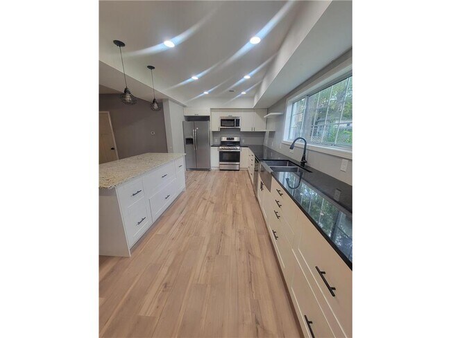 Photo - 47 6th Ave S