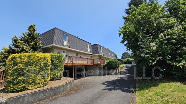 Photo - 3515 Kauffman Ave