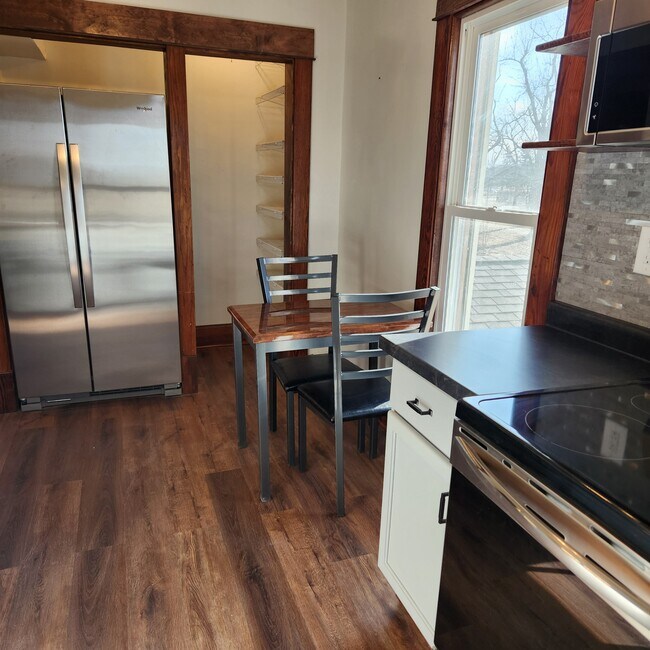 Photo - 1533 Elm St Unidad 1535 Elm St Grinnell