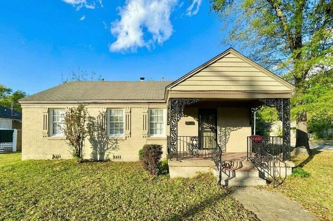 Building Photo - 3880 Spottswood Ave