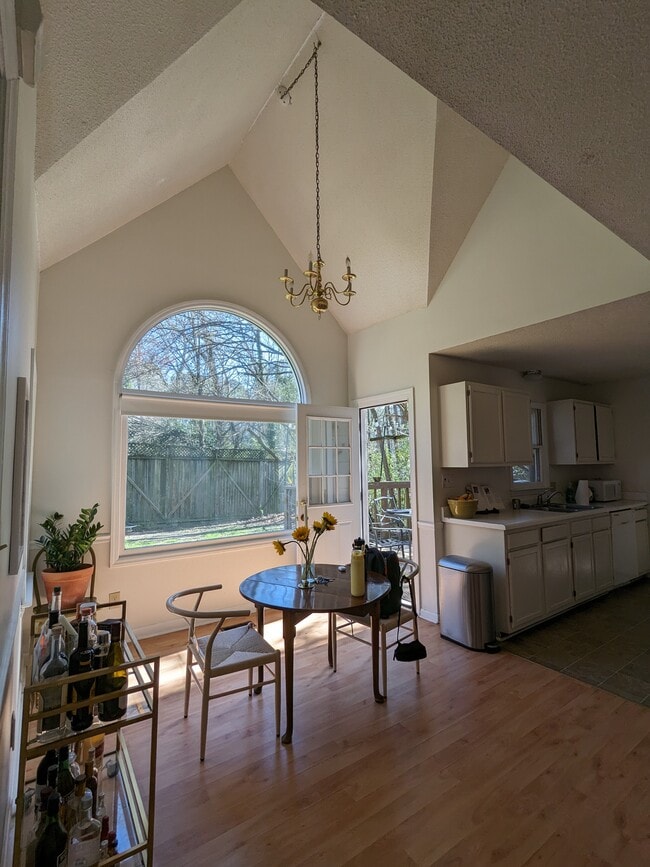 Photo - 2107 Stuart Dr