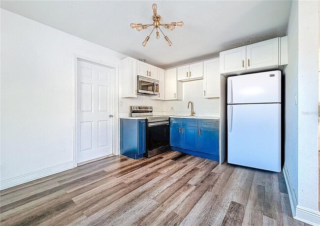 Photo - 2100 28th Ave N