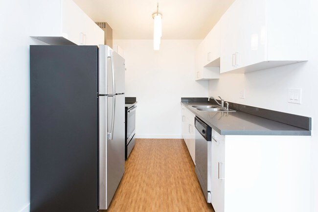 Metro 348 Apartments