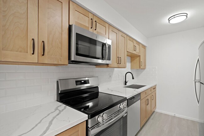 Photo - 7949 Ellinger Ln