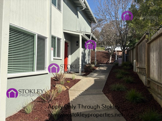 Stokley Properties Presents 658 East N. St... - Stokley Properties Presents 658 East N. St... Townhome
