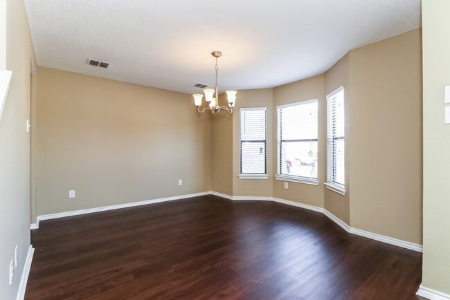 Photo - 5216 Dillon Cir