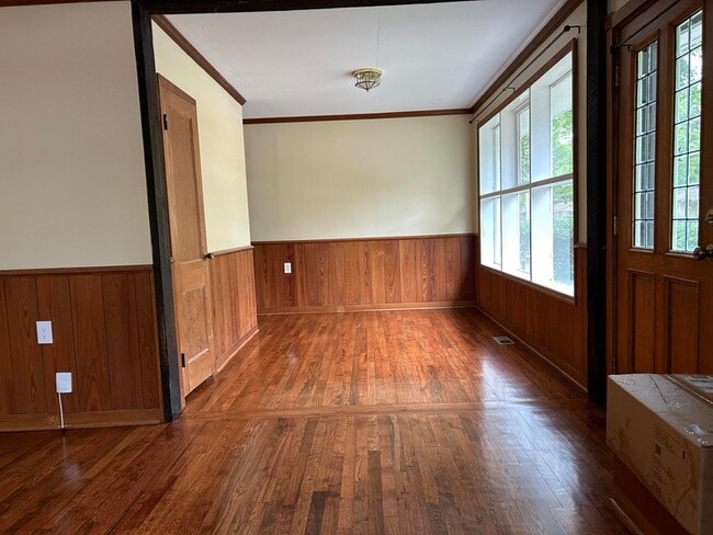 Photo - 408 Palm Dr S