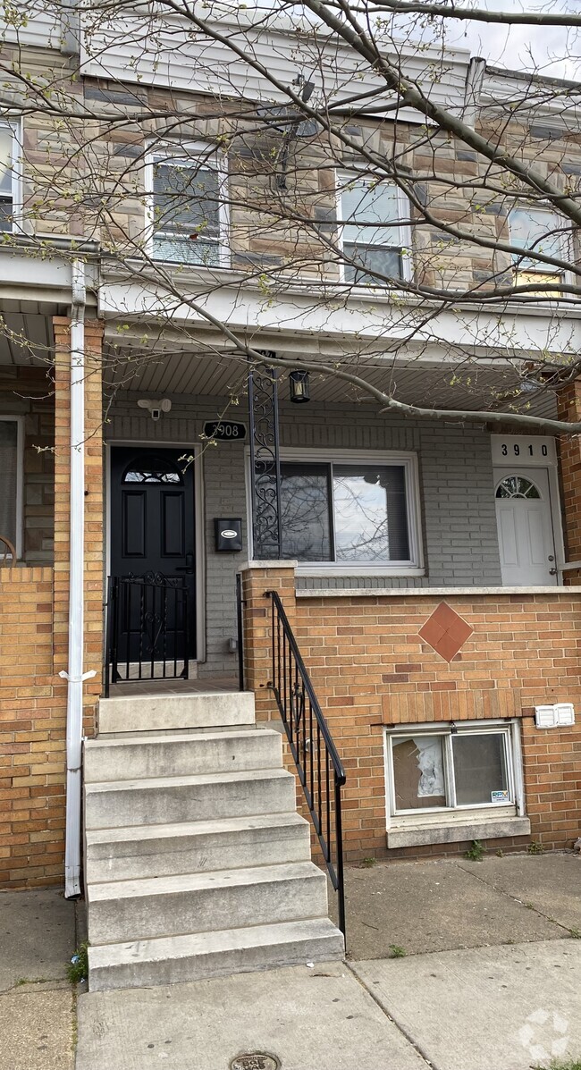 Building Photo - 3908 Claremont St Rental