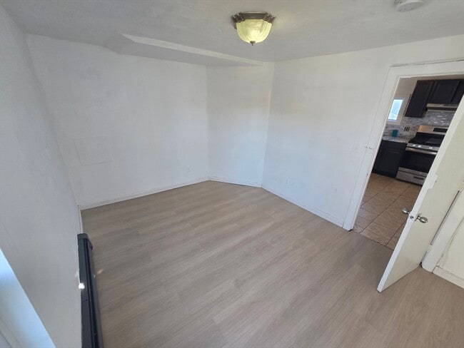 Photo - 176 Green St Unit 2