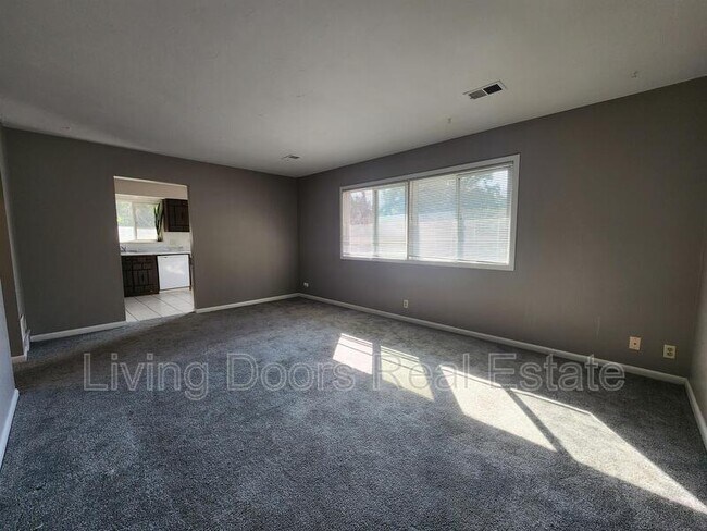 Photo - 1848 Garfield St Unit E