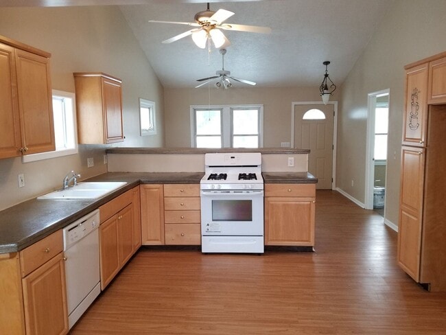 321 Estall Rd