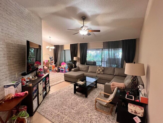 Photo - 5650 Coach House Cir Unit F
