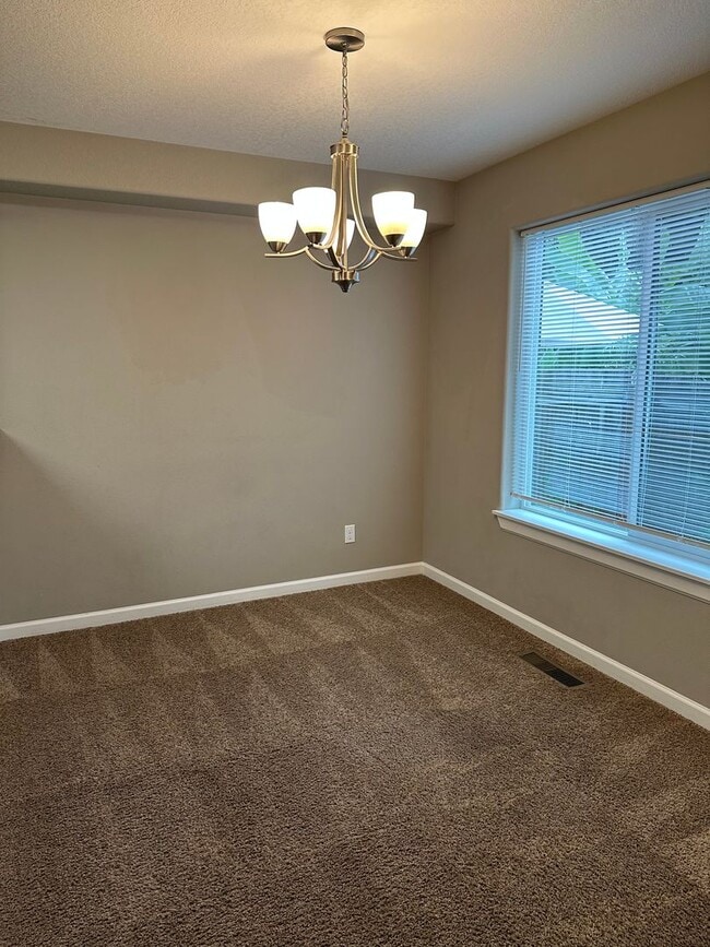 Photo - Very Nice & Clean 3 Bedroom 2 1/2 Bath 2 S...
