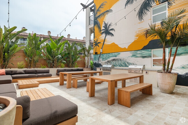Courtyard - Eddy Redondo Residences