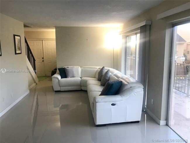 Building Photo - 15450 SW 85th Terrace Unit 208