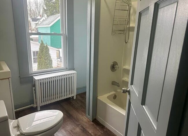 Photo - 404 Exchange Ave