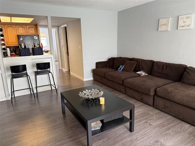 Photo - 1110 N Riverside Dr Unit 9