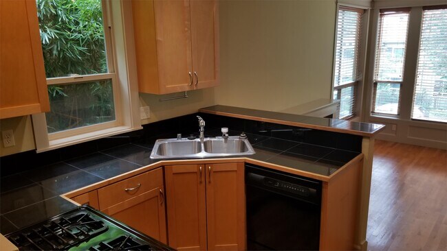 Photo - 362 Aloha St