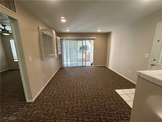 Building Photo - 1908 High Valley Ct Unit 204