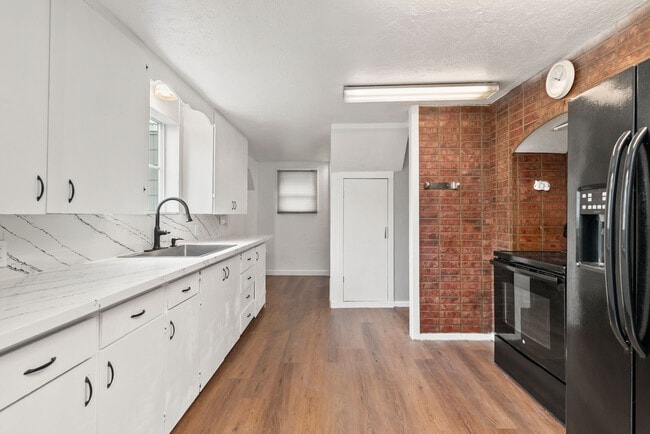 Photo - 3311 Gull Harbor Rd NE